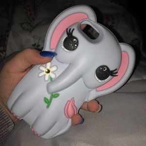 Cute silicone iPhone 6/7/8 case from Claire’s!